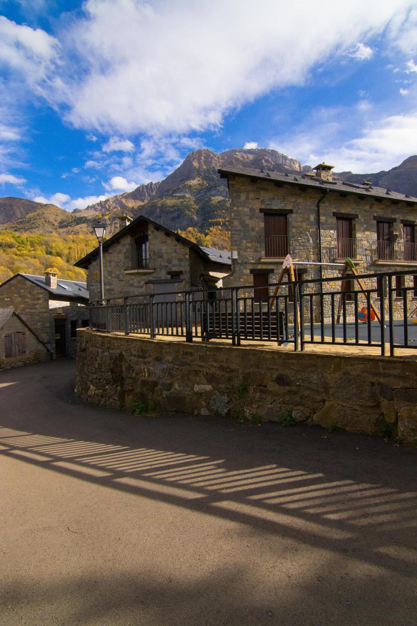 Villa Hoz De Jaca Luaran gambar